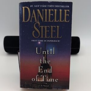 💵2/$10Bundle and Save💵Danielle Steel 'Until the End of Time' Novel